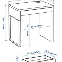 IKEAのデスクの画像