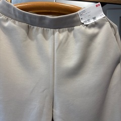 新品✨ユニクロドライスエットカーブパンツMの画像