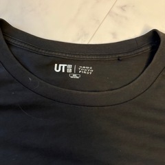 KAWS コラボTシャツ ブラック L コンパニオンの画像