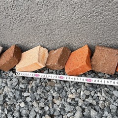 ブリックレンガ レンガ 2個 ハーフ 赤レンガ 風 茶 ブロック チョコレートの画像