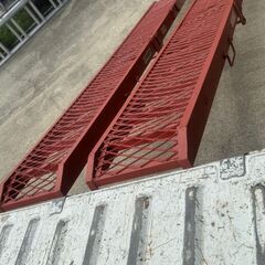 ◆◆◆お引き取り限定◆◆◆スチール製ラダーレール 2本セット 耐荷重800kg トラック積載用スロープ USED品の画像