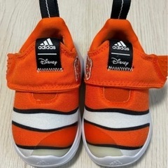 adidas ニモの画像