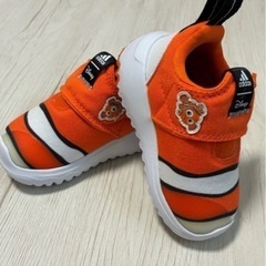 adidas ニモ