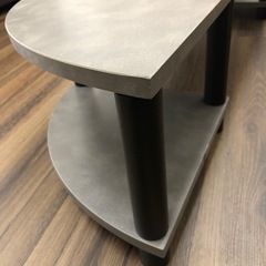 【完成品／訳あり】テレビ台　角丸　2段　モルタルグレー棚板　黒支柱の画像