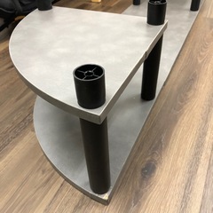 【完成品／訳あり】テレビ台　角丸　2段　モルタルグレー棚板　黒支柱の画像