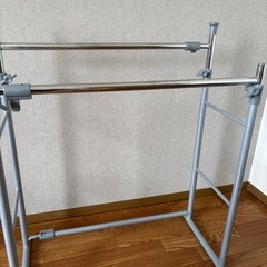 ハンガーラックの画像