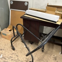 スチールラック、会議机などの画像