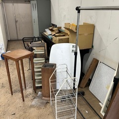 スチールラック、会議机などの画像