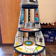 ロケット型ドールハウスの画像