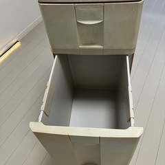【色焼け清掃済み】三段ゴミ箱50 Lの画像