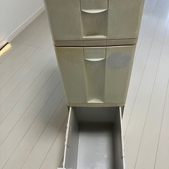 【色焼け清掃済み】三段ゴミ箱50 Lの画像