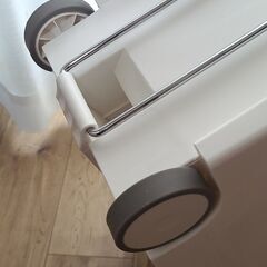 【取引決定】美品 ケユカ 両開きダストボックス ゴミ箱 27L キャスター付 ペダル式 KEYUCAの画像