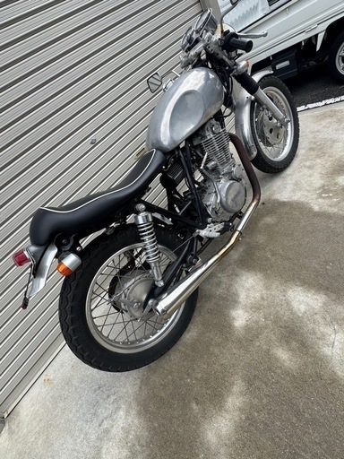 YAMAHA SR400 1JR 実働レストアベース