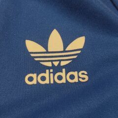 adidasの画像