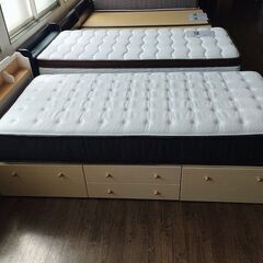 ニトリ　Ｎスリープ　宮付き引き出し付きシングルベッド『中古、マットレス薄い染みあり』の画像