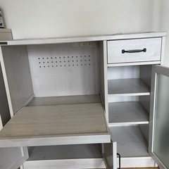 食器棚の画像