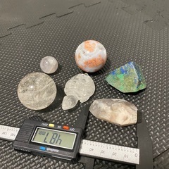 天然クリスタルセット（多様な形状・色）の画像