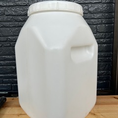 キャンプにおすすめ！水タンクの画像
