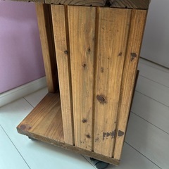 サイドテーブルの画像