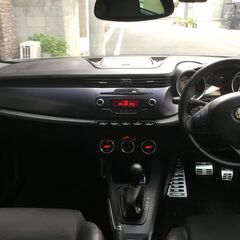 アルファロメオジュリエッタ　コンペティツォーネ　ターボ　ETC　パドルシフト　18インチアルミホイールの画像