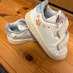 adidasモアナ13センチの画像