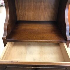 【ジャングルジャングル岩出店】【B101】電話台 カリモク コロニアル 中古 家具 和歌山 岩出市 紀の川市 海南市の画像