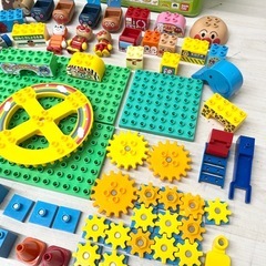 M【中古品】アンパンマン ブロックラボ 大きな観覧車のくるくる遊園地 ブロックバケツ 知育玩具 ホビー用品の画像