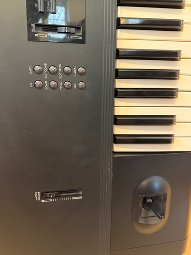 KORG M1