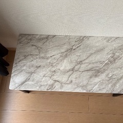 大理石柄ローテーブルの画像