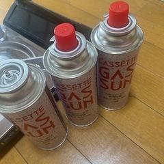 ガスコンロ　& ガス3本の画像