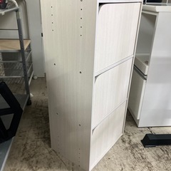 I 2509-189 カラーボックス扉付き3段(ホワイト) キズ汚れありの画像