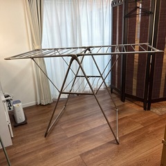 折りたたみ式　物干しラック　の画像
