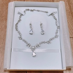 Love Tiara ネックレス　ピアスの画像