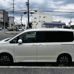 ヴォクシー70 一番安い　早い方優先しますの画像