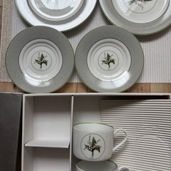 diorカップお皿セットの画像