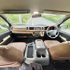 ハイエース ワイド 8人乗り 4WD 平成18年 車検たっぷり令和9年6月まで！ファミリー・アウトドアに最適の画像