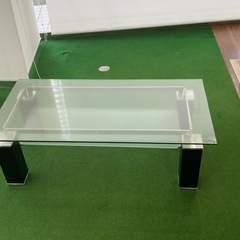 ガラステーブルの画像