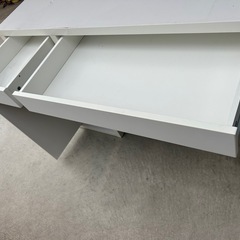 イケア　デスク　ホワイトの画像