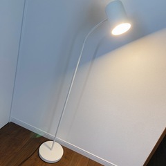 フロアランプの画像