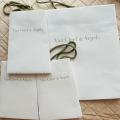 Van Cleef & Arpels 紙袋 4枚セット ショッパー　ヴァンクリーフの画像