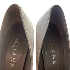 DIANA グレー リボン付き ハイヒール22センチ
の画像