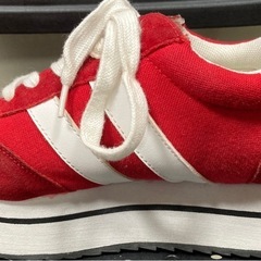 4cm厚底スニーカー赤色　23.0〜23.5cmの画像