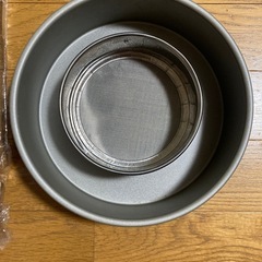ケーキ型丸型　粉ふるい　計量カップ　コーヒードリッパー　アルミはく製蒸し焼きプレートの画像