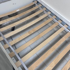 ikeaのベッドフレームの画像