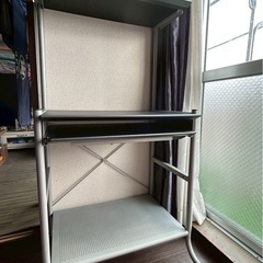 パソコンデスクの画像