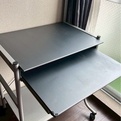 パソコンデスクの画像