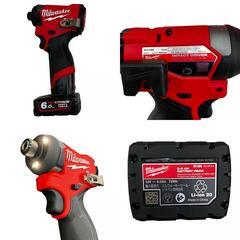 SG00001 訳アリ品 Milwaukee ミルウォーキー 未使用 インパクトドライバー、ドリルドライバー、バッテリー、充電器付き M12FPP2A2-632  レッド　ブラック [1000027753940]の画像