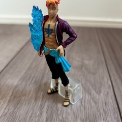 ONE PIECE  マルコ　フィギュア　中古の画像