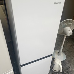 【中古】¥13,800 ハイセンス　2ドア冷蔵庫　162リットル...