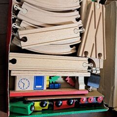 無料【ニキティキ】木製の電車のおもちゃの画像